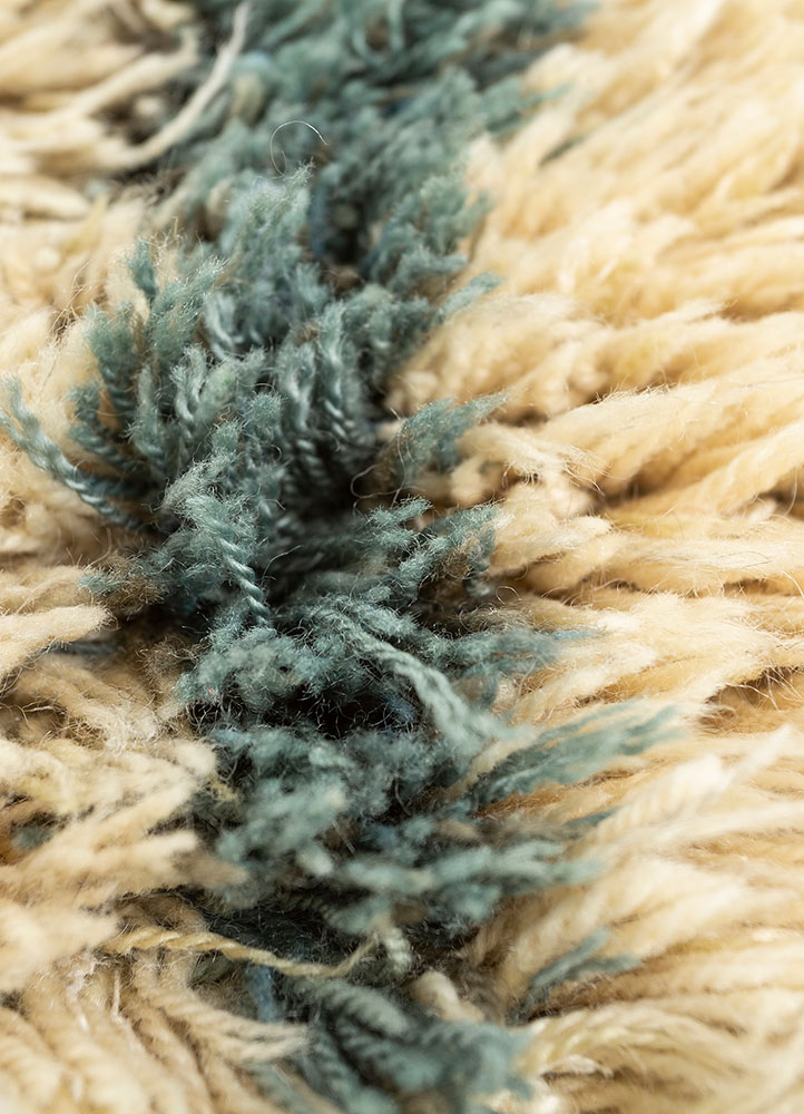 zuri green wool hand knotted Rug - CloseUp