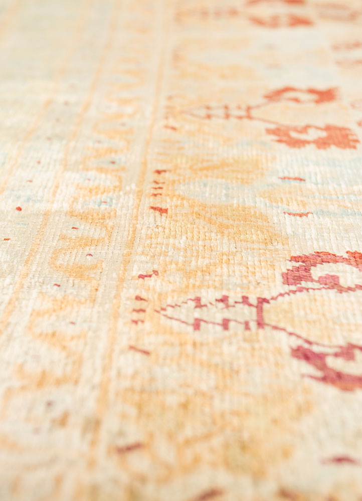 gulmarg red and orange silk hand knotted Rug - CloseUp