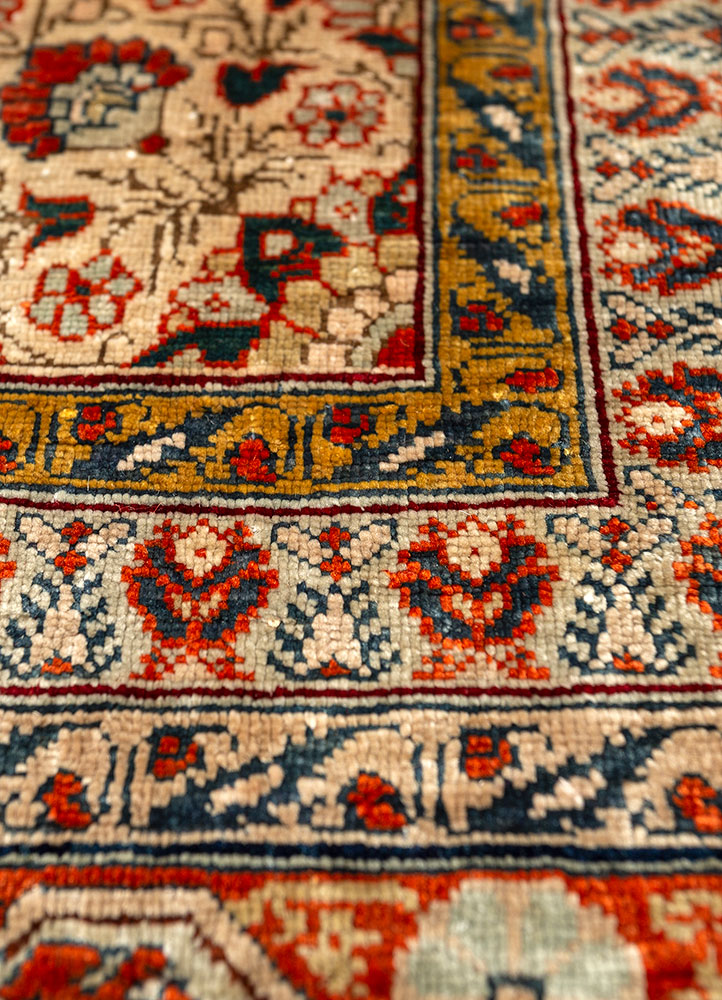 gulmarg red and orange silk hand knotted Rug - CloseUp