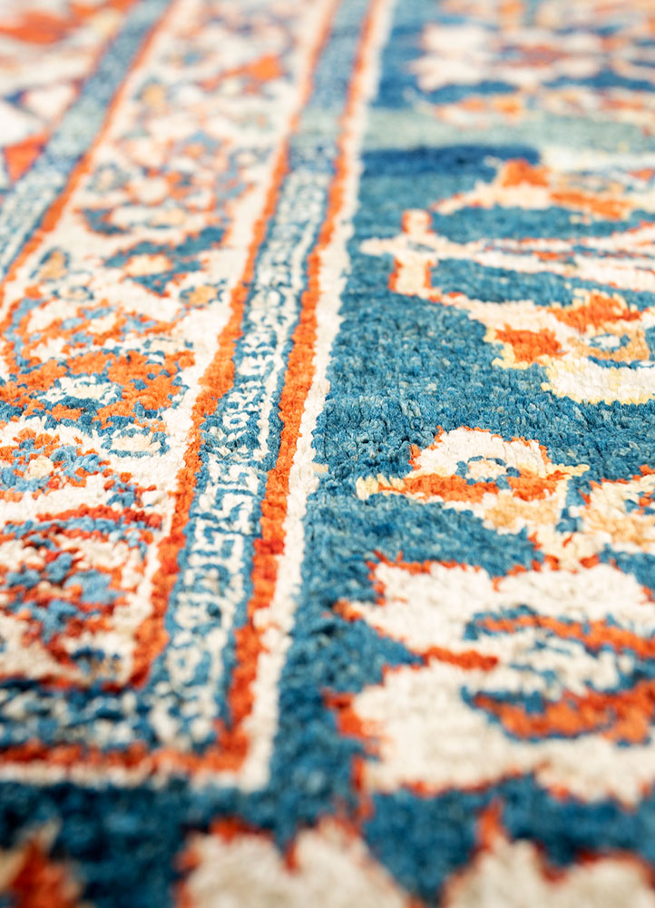 gulmarg red and orange silk hand knotted Rug - CloseUp
