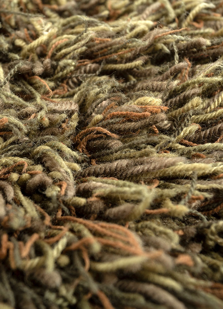 zuri green wool hand knotted Rug - CloseUp
