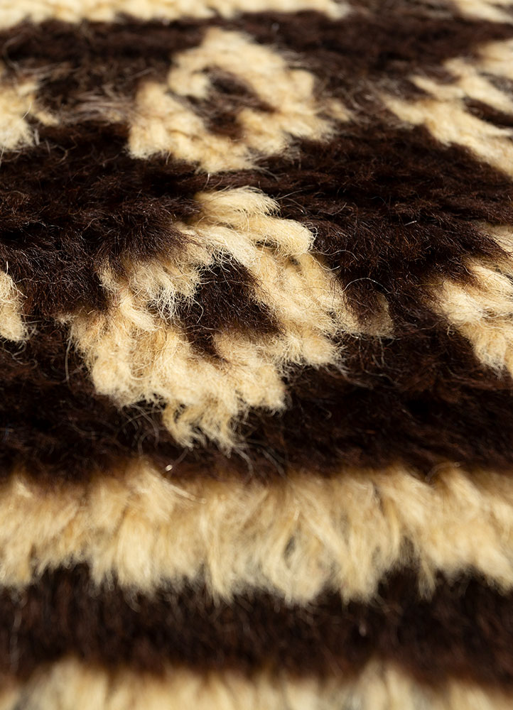 zuri beige and brown wool hand knotted Rug - CloseUp