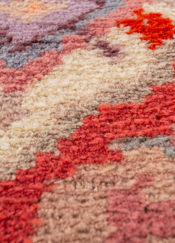 zuri ivory wool hand knotted Rug - CloseUp