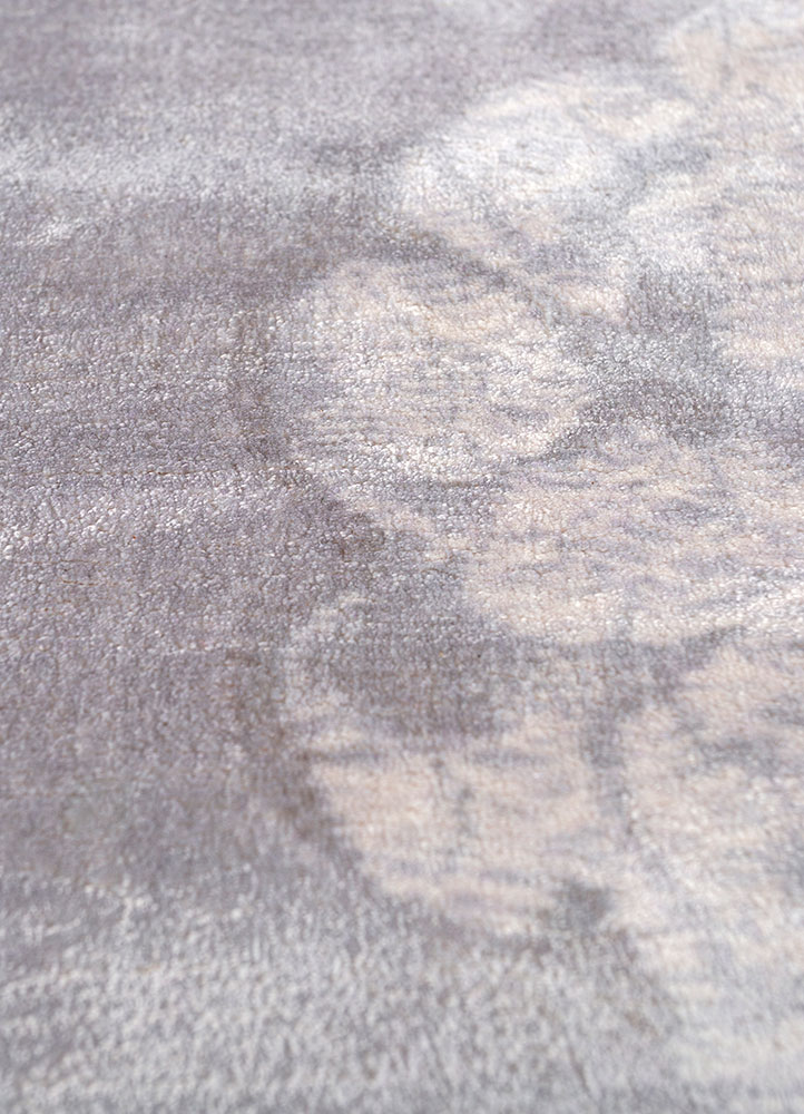 bespoke sile grey and black viscose hand loom Rug - CloseUp
