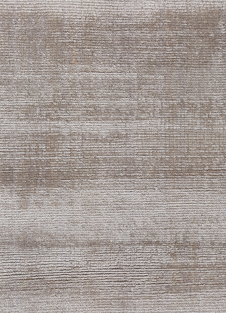 saga grey and black viscose hand loom Rug - CloseUp