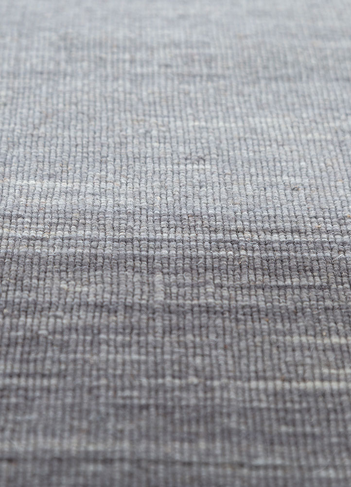 tesoro grey and black wool hand loom Rug - CloseUp