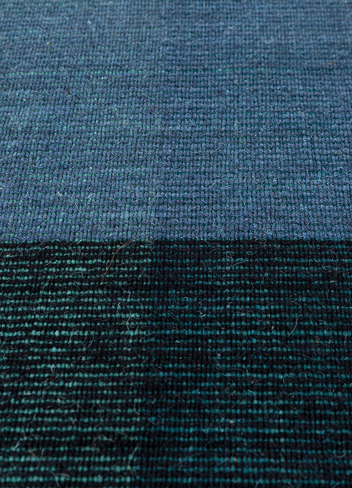 tesoro blue wool hand loom Rug - CloseUp