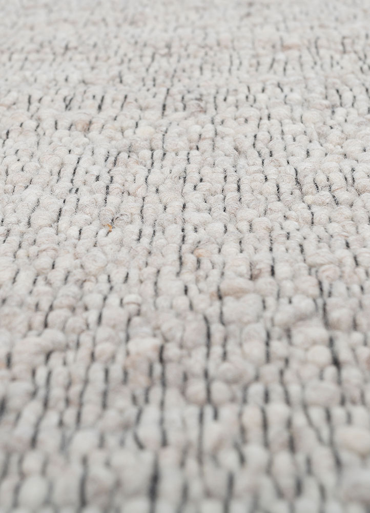 saga gold wool hand loom Rug - CloseUp