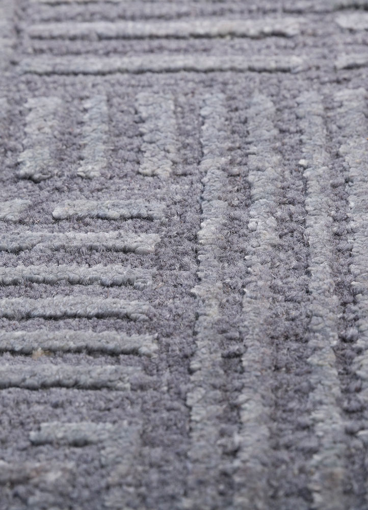 manifest blue wool and silk hand knotted Rug - CloseUp