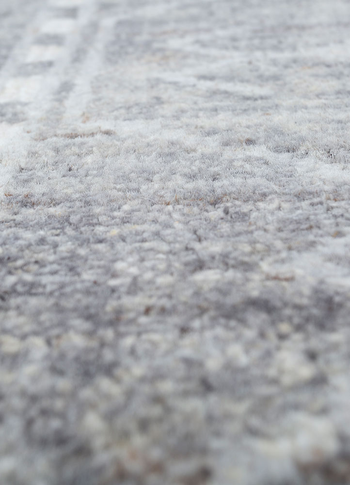 savana grey and black wool hand knotted Rug - CloseUp
