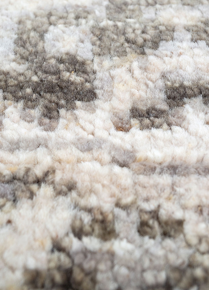 erbe grey and black wool hand knotted Rug - CloseUp