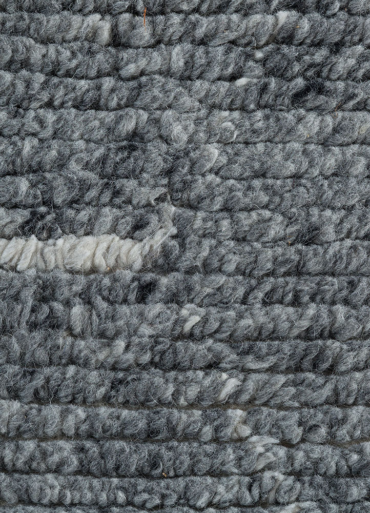 zuri grey and black wool hand knotted Rug - CloseUp