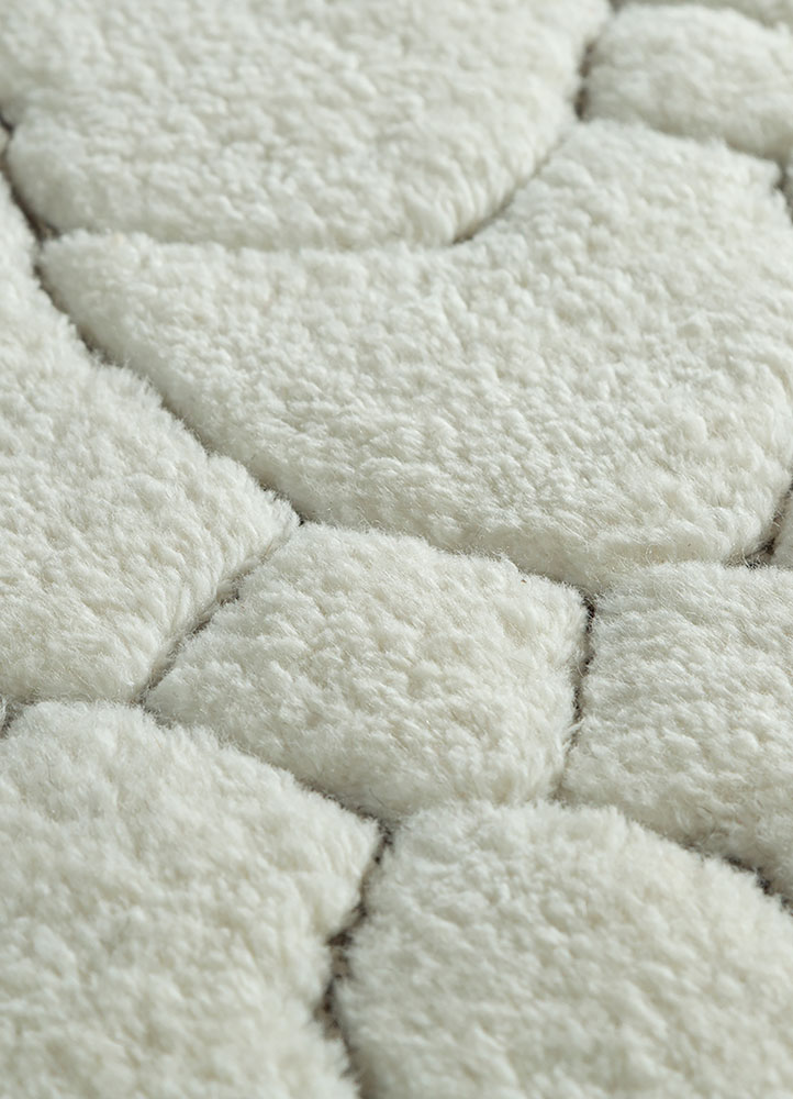 zuri ivory wool hand knotted Rug - CloseUp