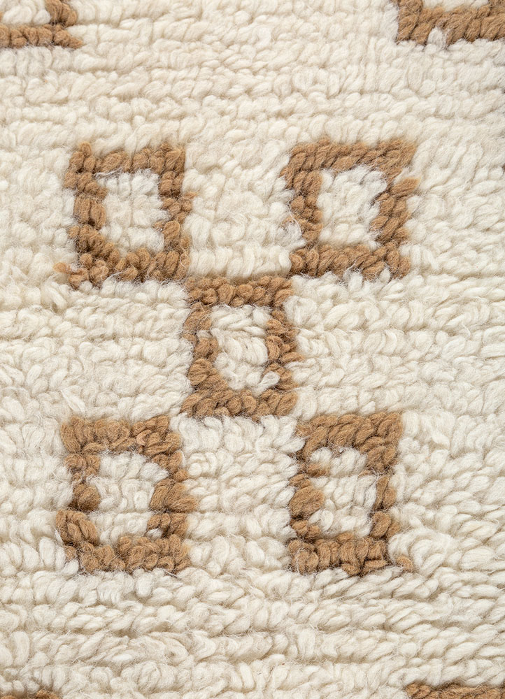 zuri grey and black wool hand knotted Rug - CloseUp