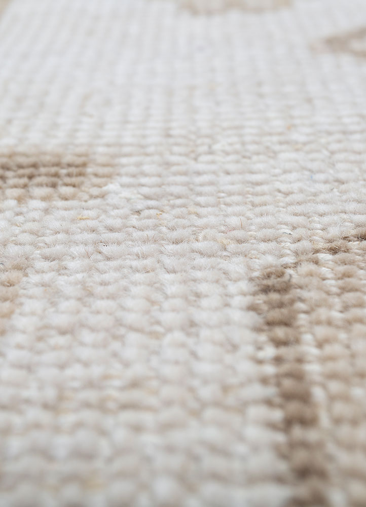 erbe beige and brown wool hand knotted Rug - CloseUp