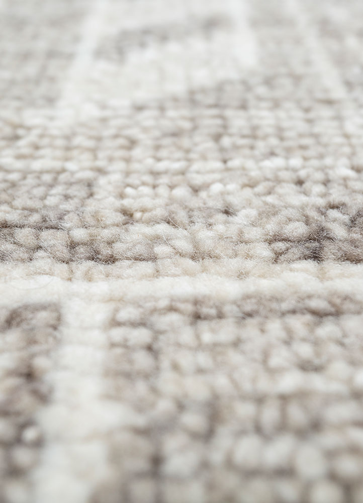 savana grey and black wool hand knotted Rug - CloseUp
