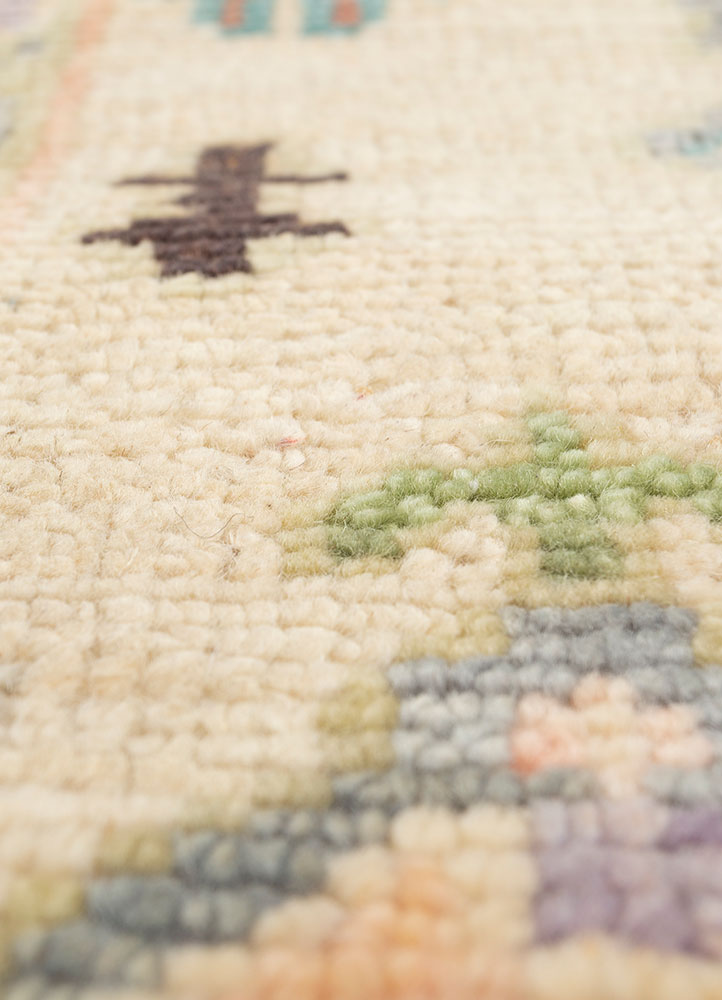 cyanna red and orange wool hand knotted Rug - CloseUp