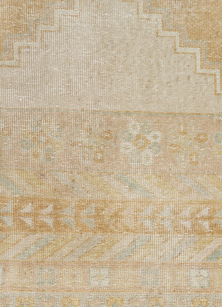 provenance beige and brown wool hand knotted Rug - CloseUp