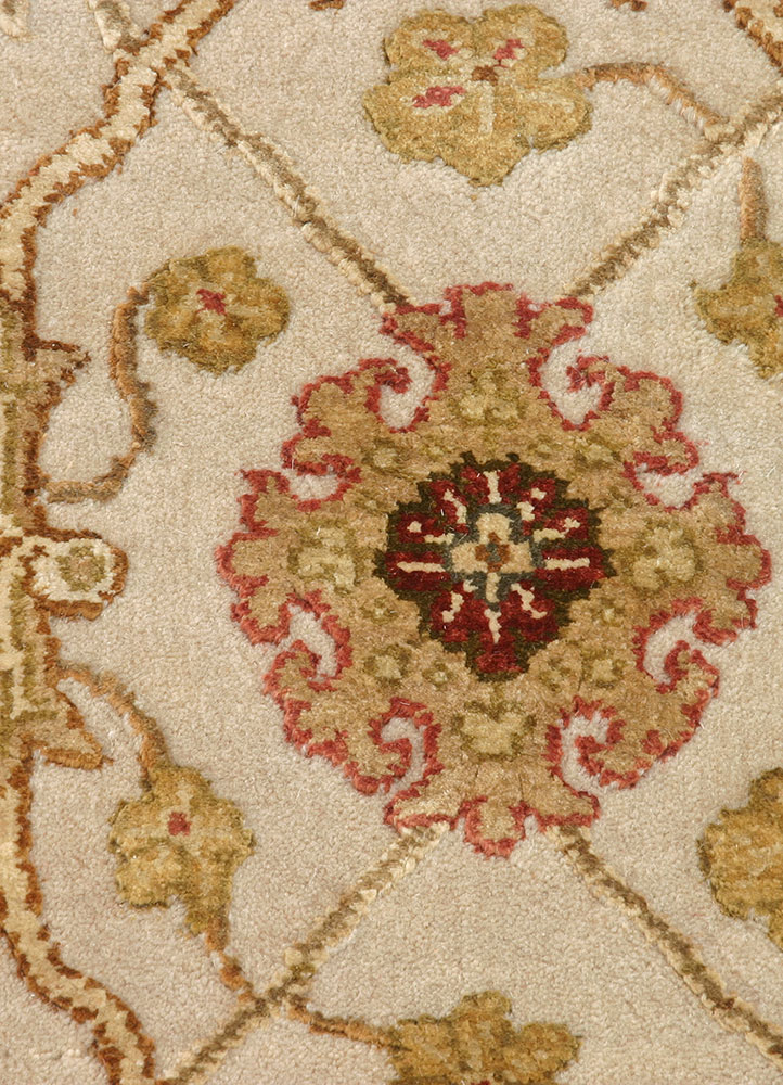 aurora ivory wool and silk hand knotted Rug - CloseUp