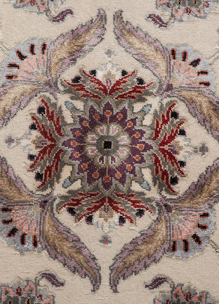 aurora ivory wool and silk hand knotted Rug - CloseUp