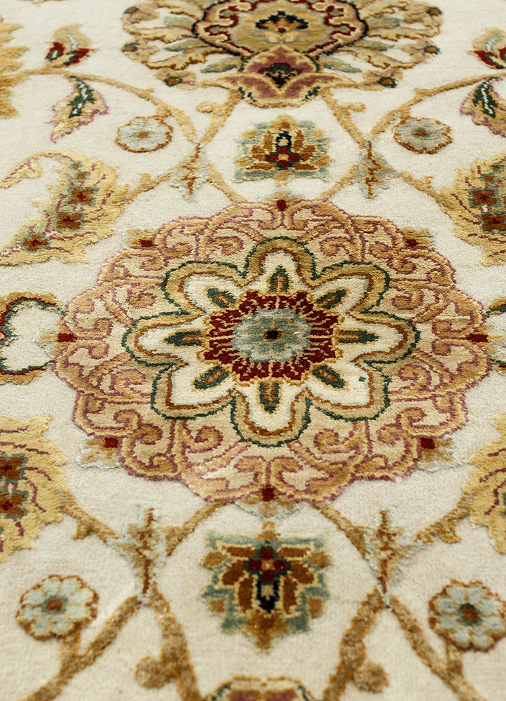 aurora ivory wool and silk hand knotted Rug - CloseUp