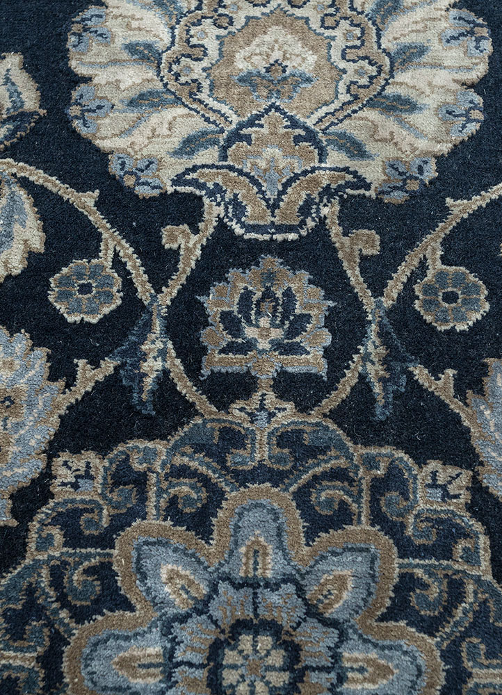aurora blue wool and silk hand knotted Rug - CloseUp