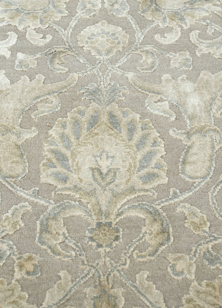 aurora grey and black wool and silk hand knotted Rug - CloseUp