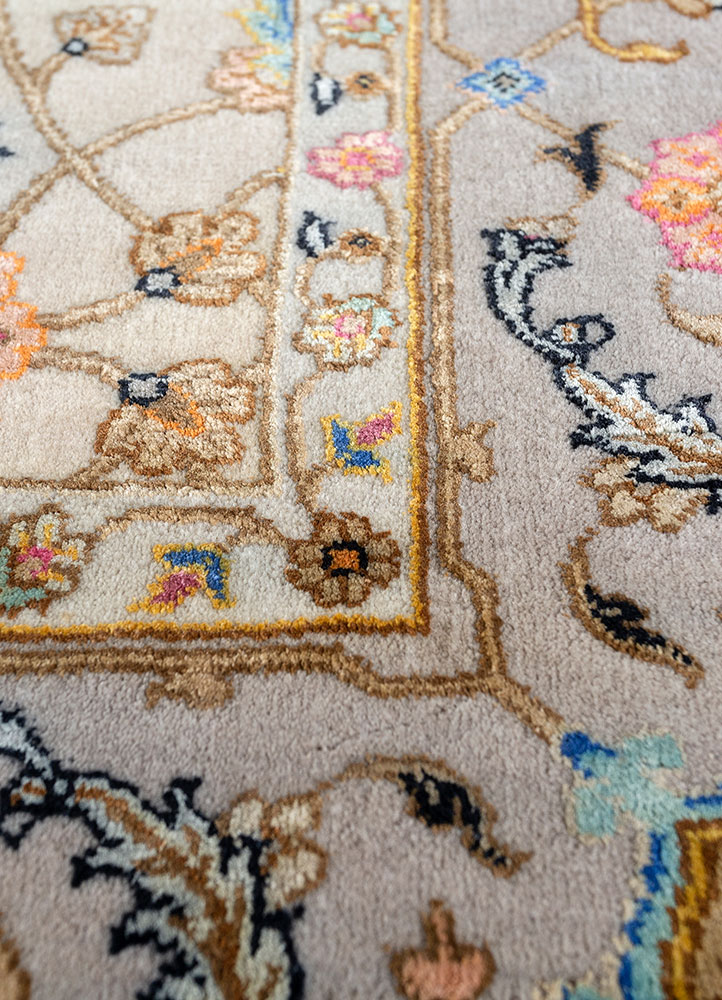 aurora ivory wool and silk hand knotted Rug - CloseUp