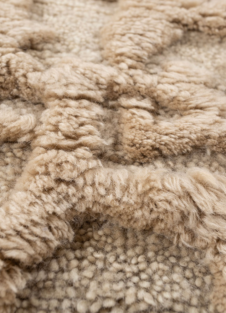 zuri ivory wool hand knotted Rug - CloseUp