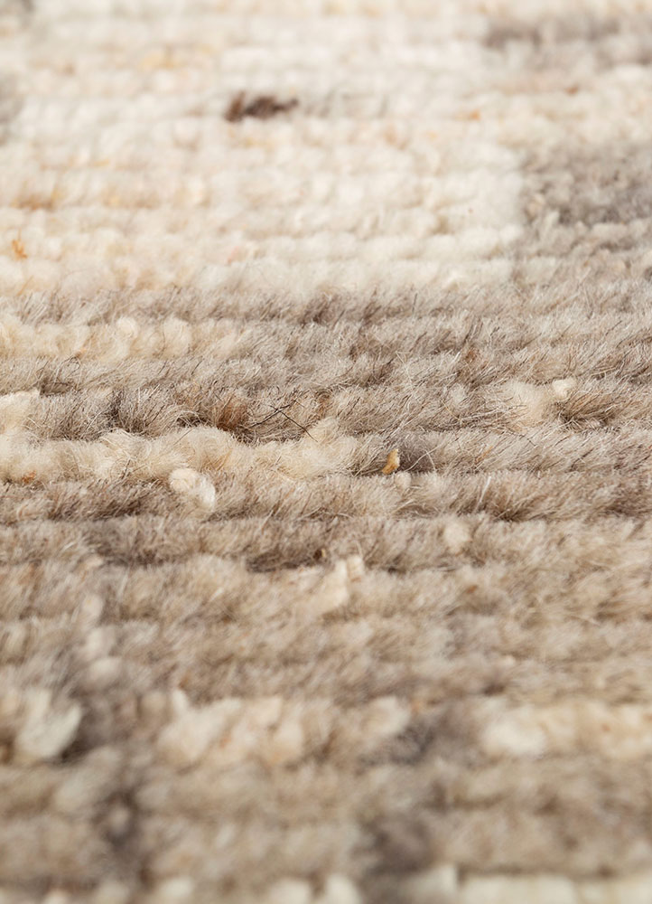manifest beige and brown wool hand knotted Rug - CloseUp