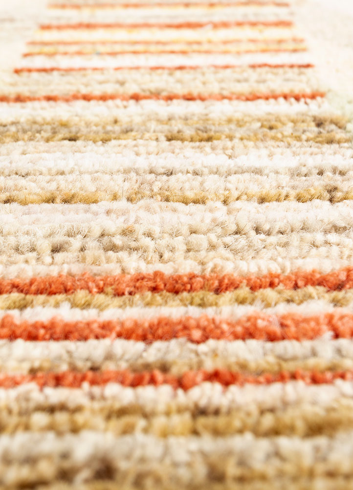 manifest ivory wool hand knotted Rug - CloseUp