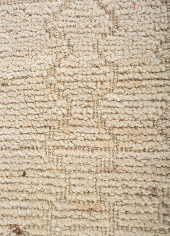 manifest ivory wool hand knotted Rug - CloseUp