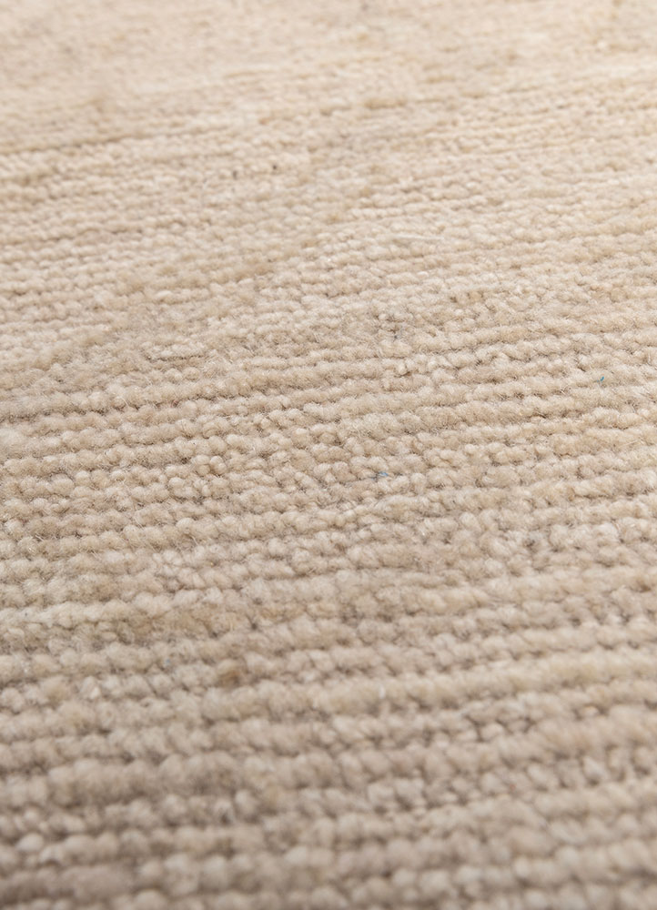 manifest ivory wool hand knotted Rug - CloseUp