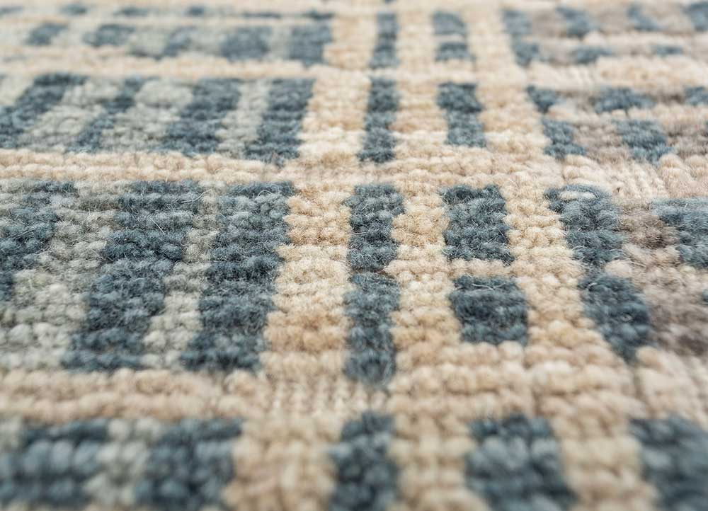 manifest beige and brown wool hand knotted Rug - CloseUp