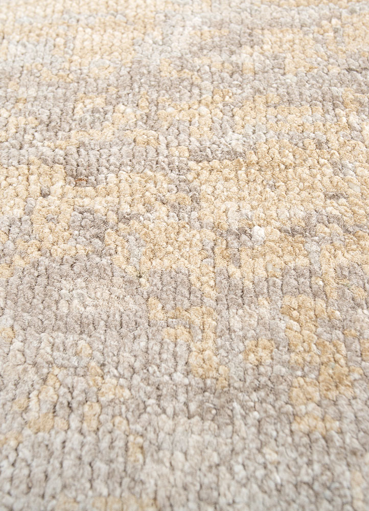 gulmarg beige and brown silk hand knotted Rug - CloseUp