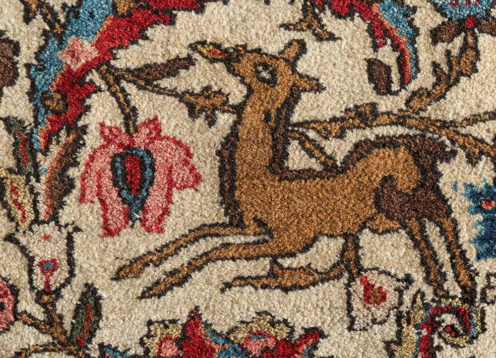 aalam gold wool hand knotted Rug - CloseUp