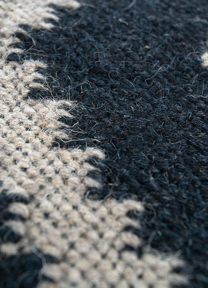 bedouin grey and black wool flat weaves Rug - CloseUp
