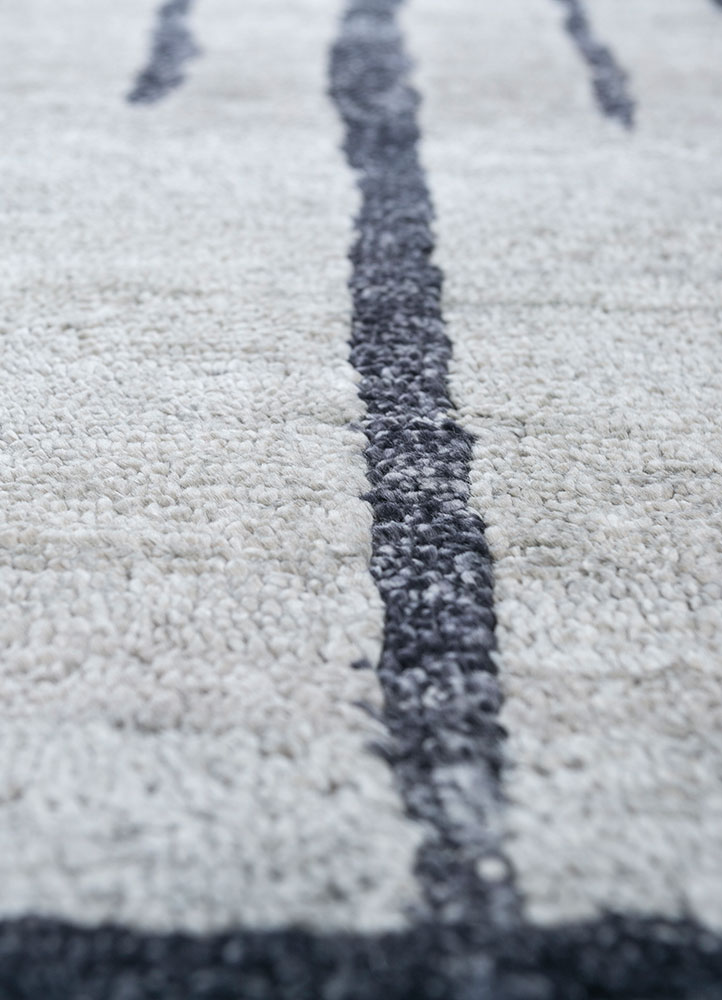azalea grey and black viscose hand knotted Rug - CloseUp