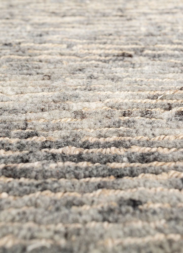 manifest beige and brown wool hand knotted Rug - CloseUp