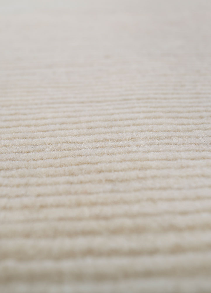 azalea ivory wool hand knotted Rug - CloseUp