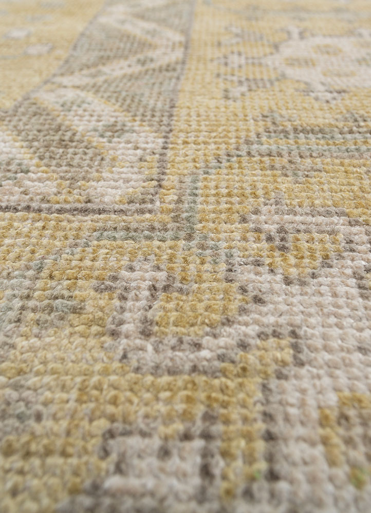 gulmarg gold silk hand knotted Rug - CloseUp