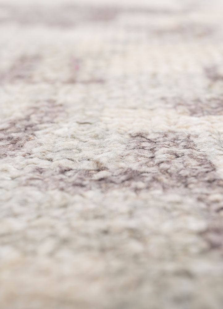 entropy ivory viscose hand knotted Rug - CloseUp