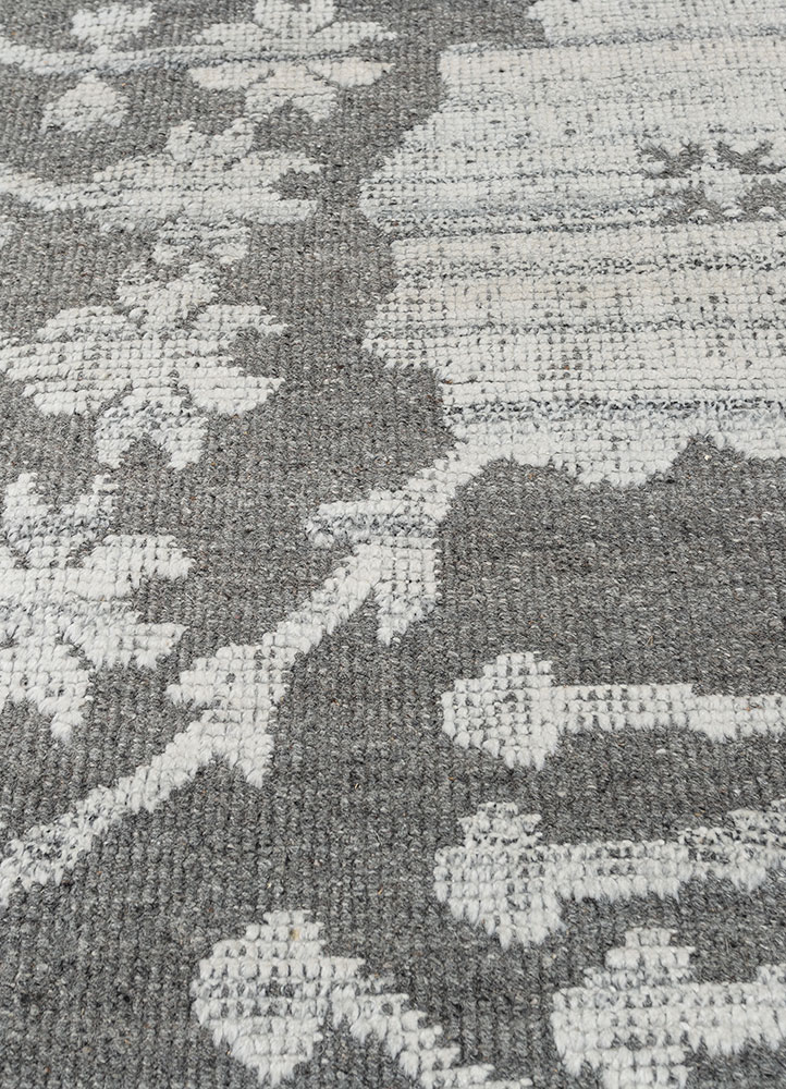 erbe grey and black viscose hand knotted Rug - CloseUp