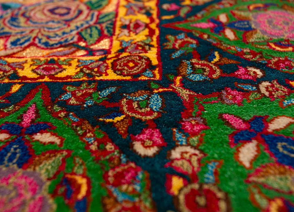 gulmarg red and orange silk hand knotted Rug - CloseUp