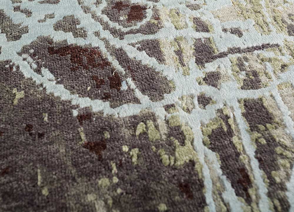 pansy beige and brown wool and bamboo silk hand knotted Rug - CloseUp