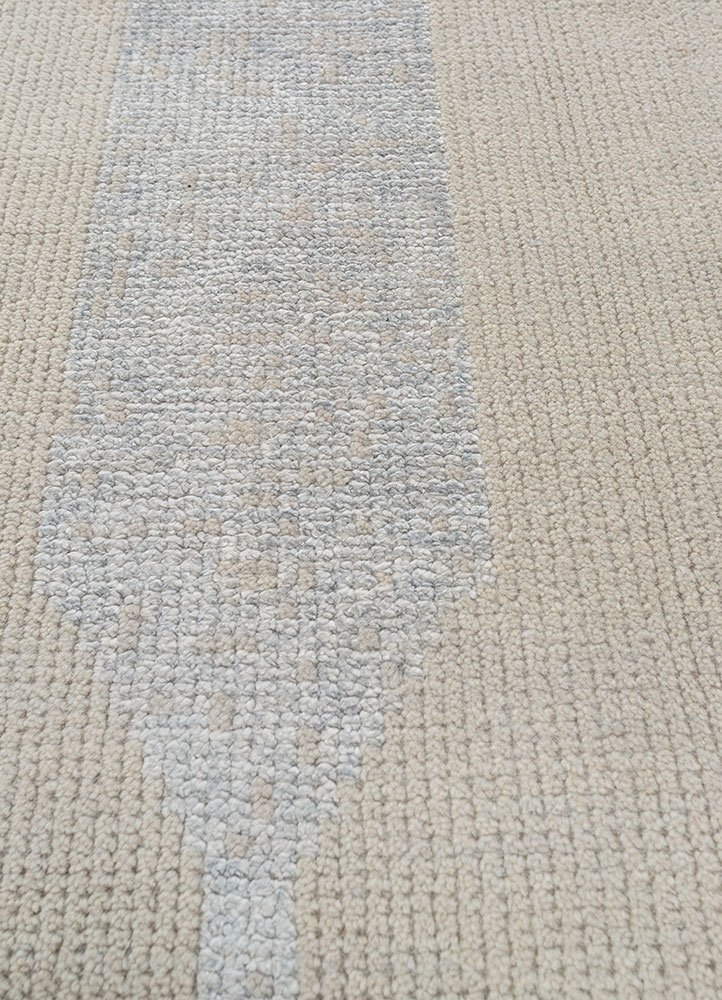 zuri ivory wool and bamboo silk hand knotted Rug - CloseUp