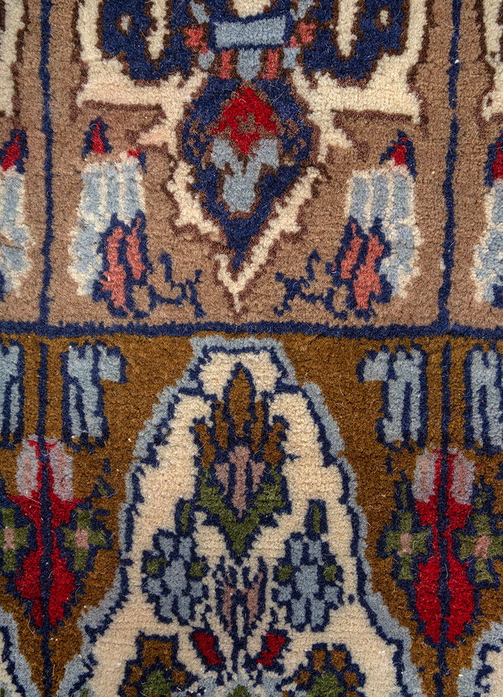 gulnar ivory wool hand knotted Rug - CloseUp