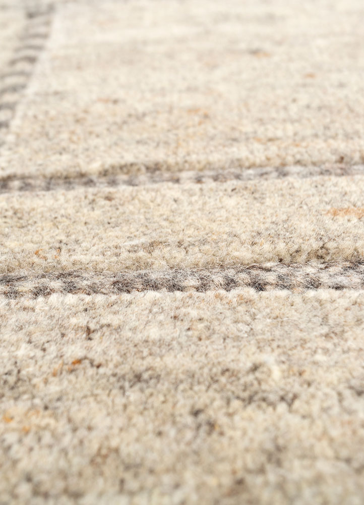 manifest beige and brown wool hand knotted Rug - CloseUp
