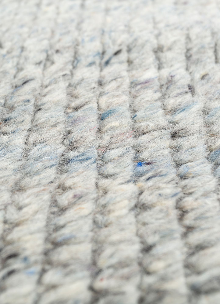 manifest blue wool hand knotted Rug - CloseUp