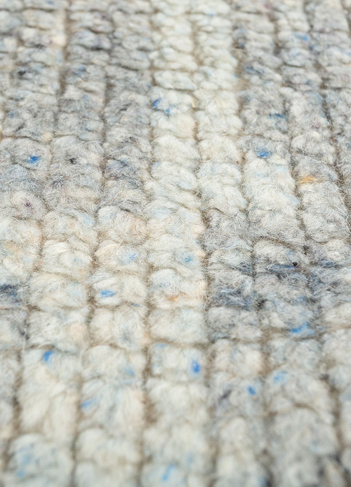 manifest grey and black wool hand knotted Rug - CloseUp
